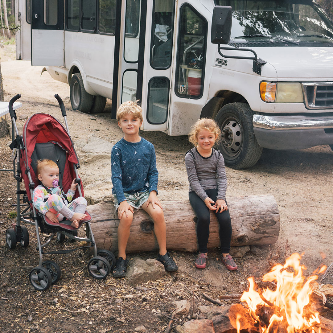 2019-camping-in-bus-social-square.jpg